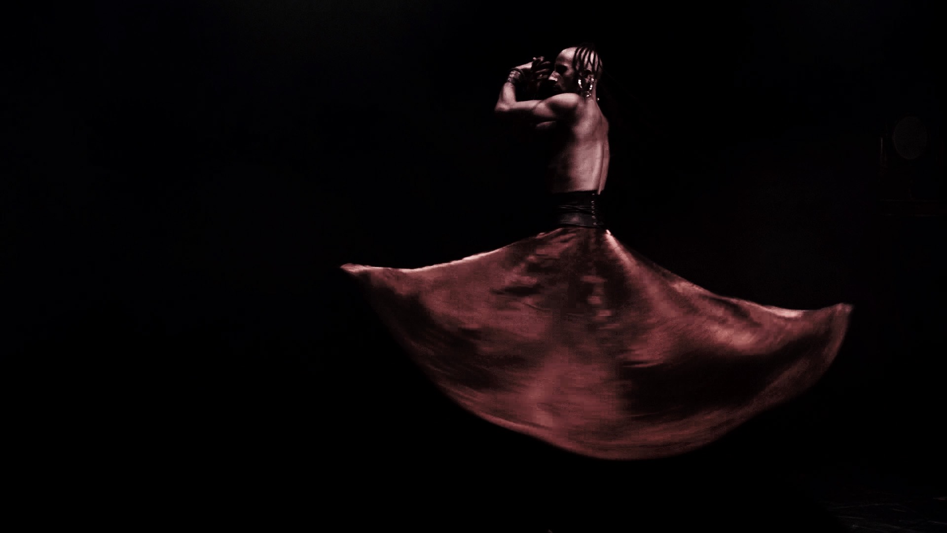 LIOOS_still_wideshotdress4